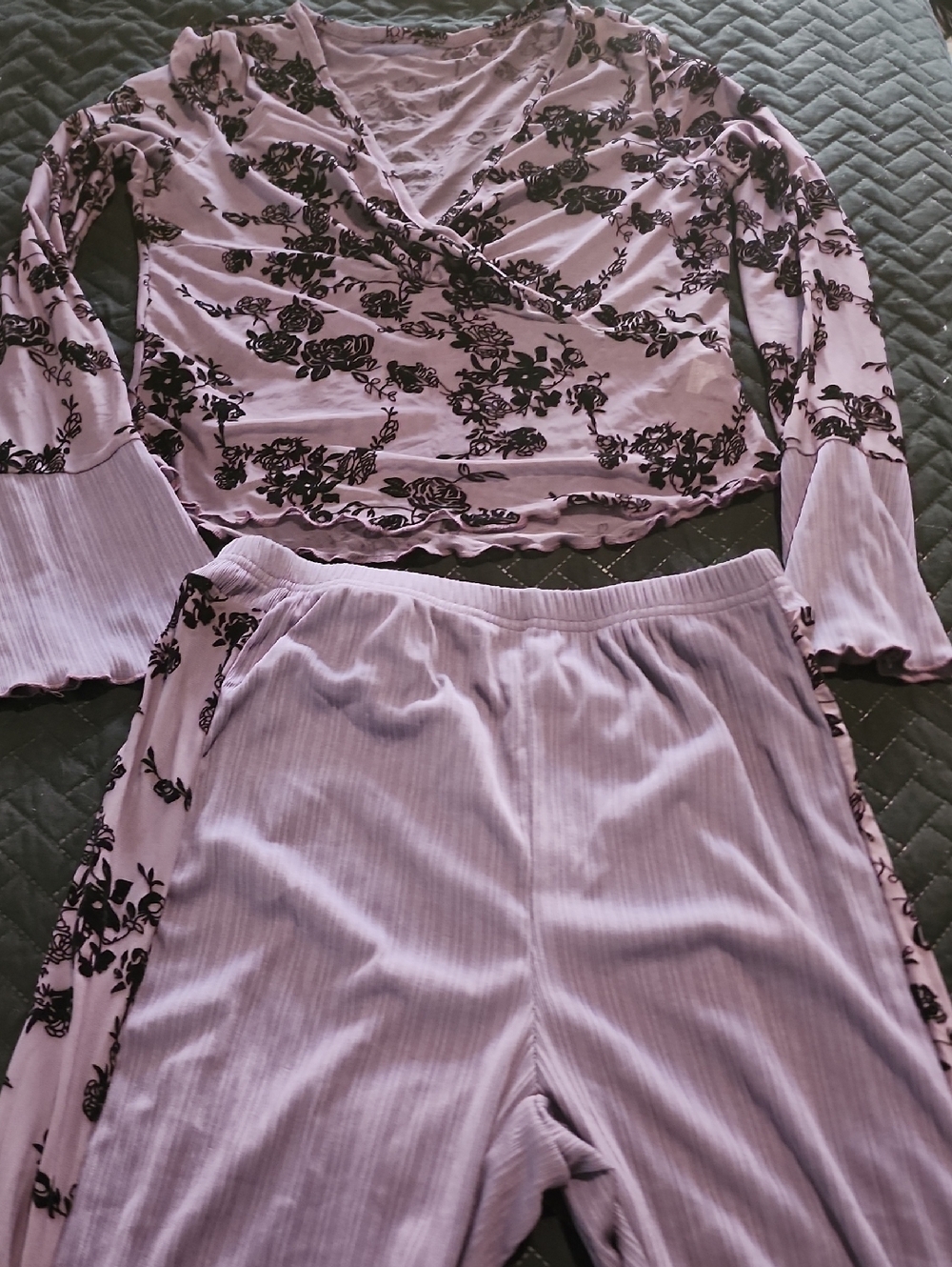 Xhilaration Lavender Floral Long-Sleeve Pajama Set with Black Accents - Picture 5 of 6